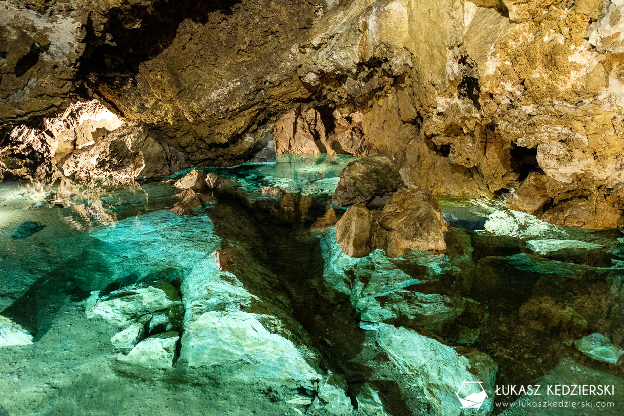 czeski raj bozkowska jaskinia jezioro