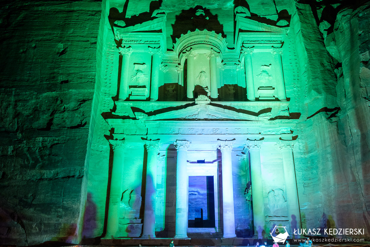 jordania petra by night petra nocą nocne zdjęcia petra skarbiec faraona al-chazna