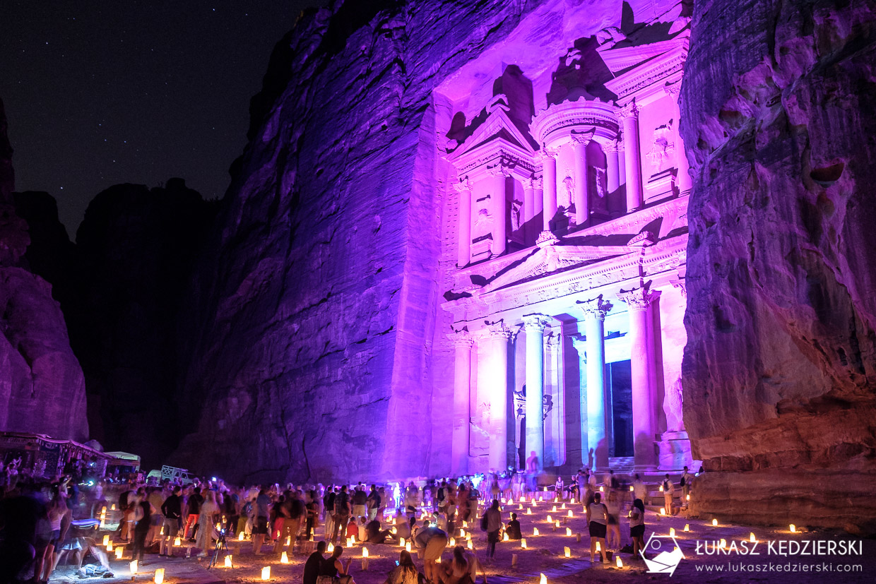 jordania petra by night petra nocą nocne zdjęcia petra skarbiec faraona al-chazna