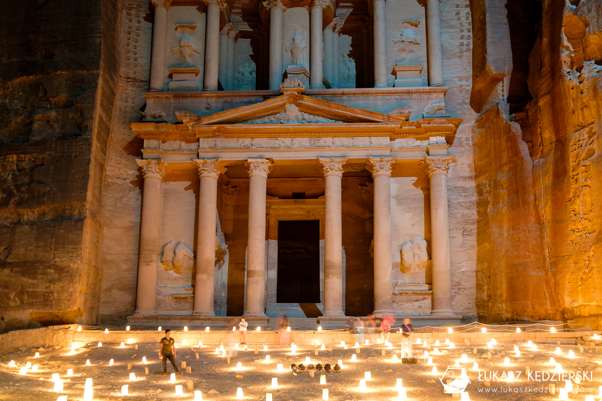jordania petra by night petra nocą nocne zdjęcia petra skarbiec faraona al-chazna