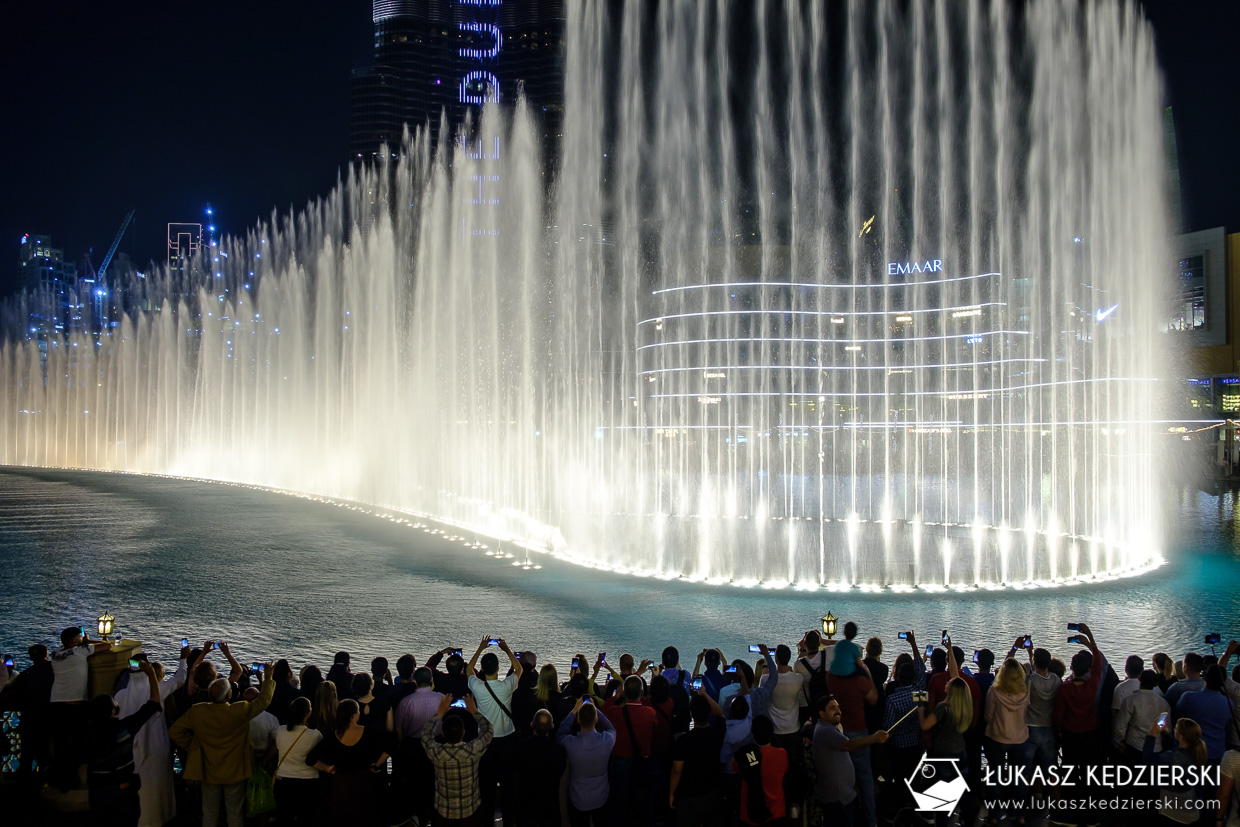 zea dubaj burj khalifa nocne zdjęcia dubai fountain