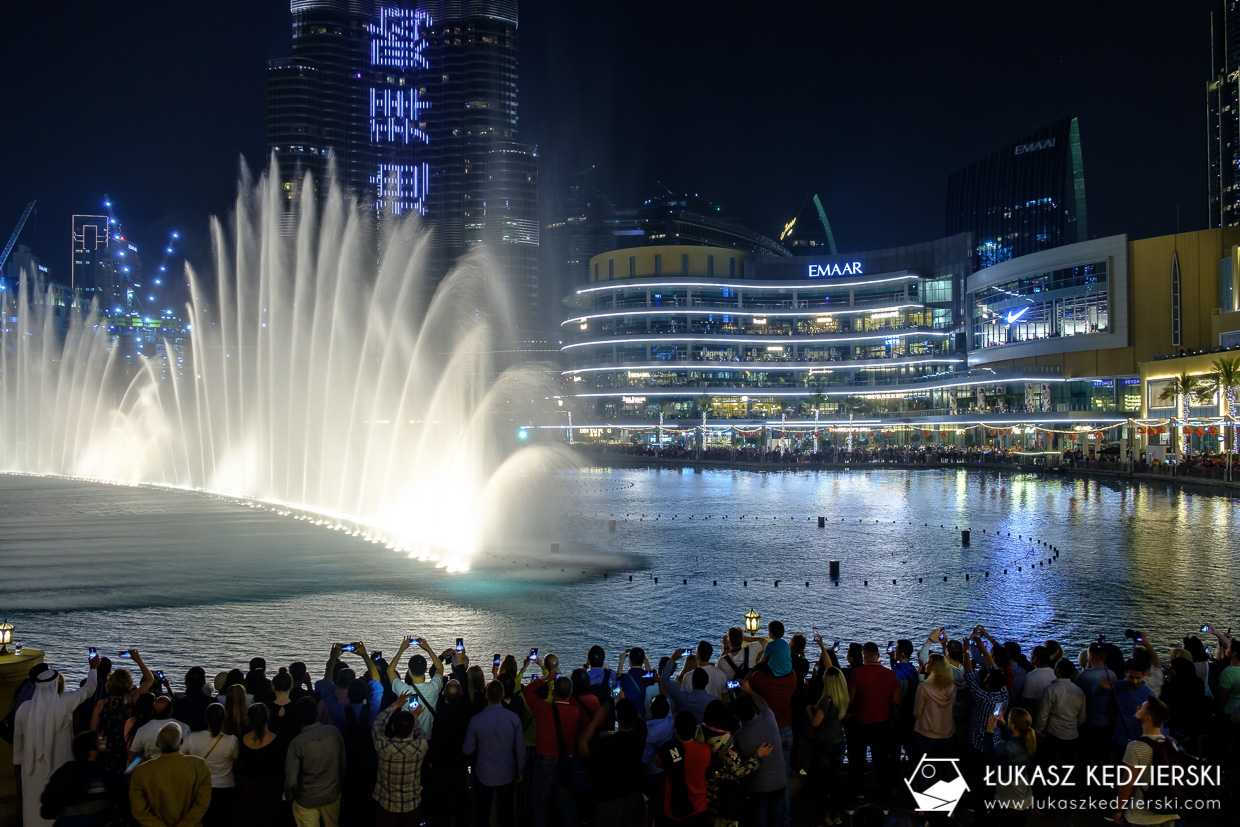 zea dubaj burj khalifa nocne zdjęcia dubai fountain