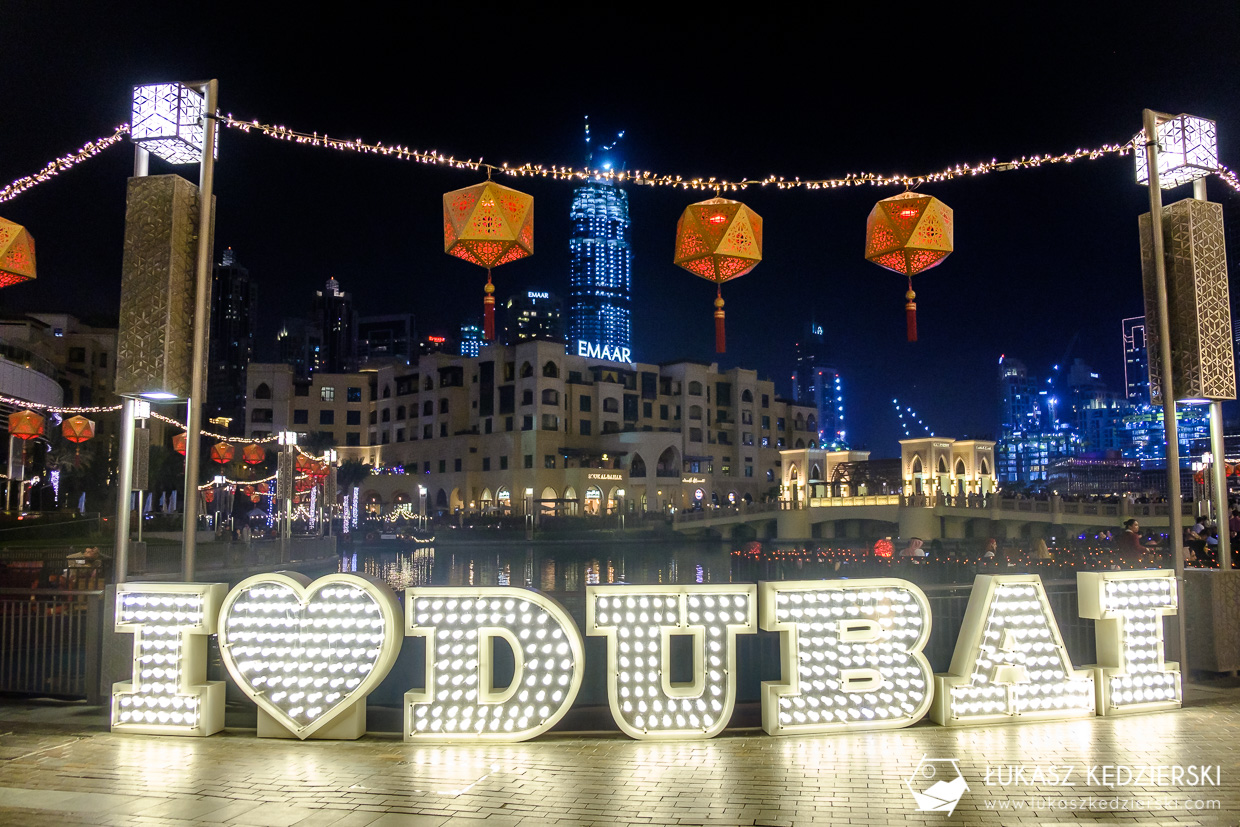 zea dubaj burj khalifa nocne zdjęcia dubai fountain