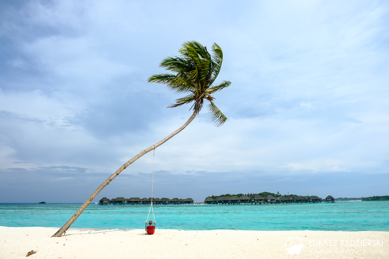 malediwy huraa lokalna wyspa huśtawka plaża bikini bikini beach