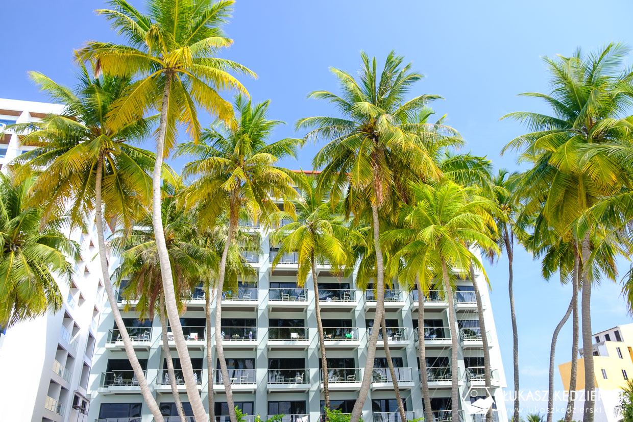 malediwy maafushi lokalna wyspa plaża bikini beach