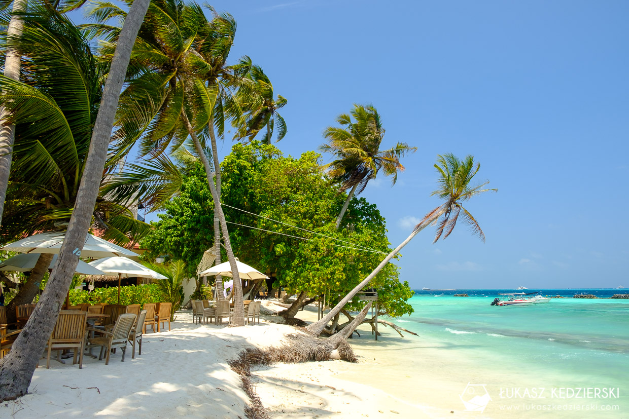 malediwy thulusdhoo lokalna wyspa plaża bikini beach