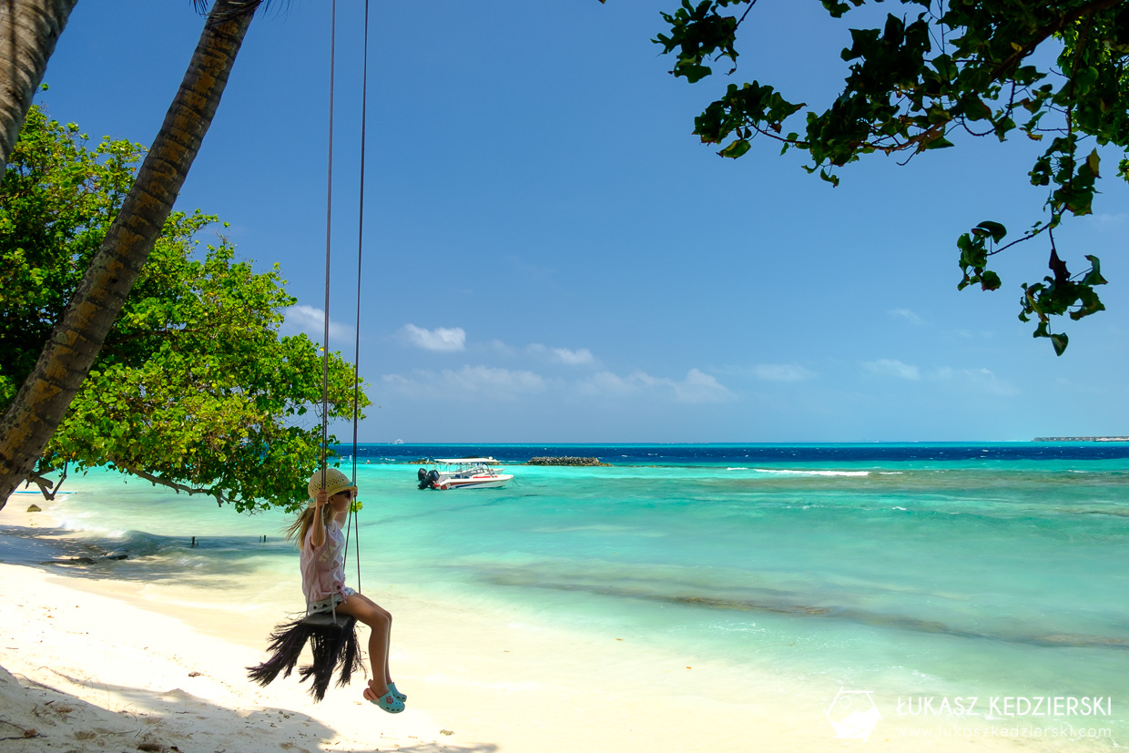 malediwy thulusdhoo lokalna wyspa plaża bikini beach