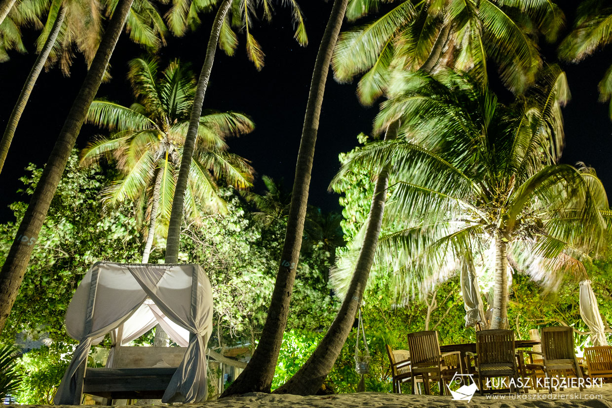 malediwy thulusdhoo lokalna wyspa plaża bikini beach nocne zdjęcia night photos