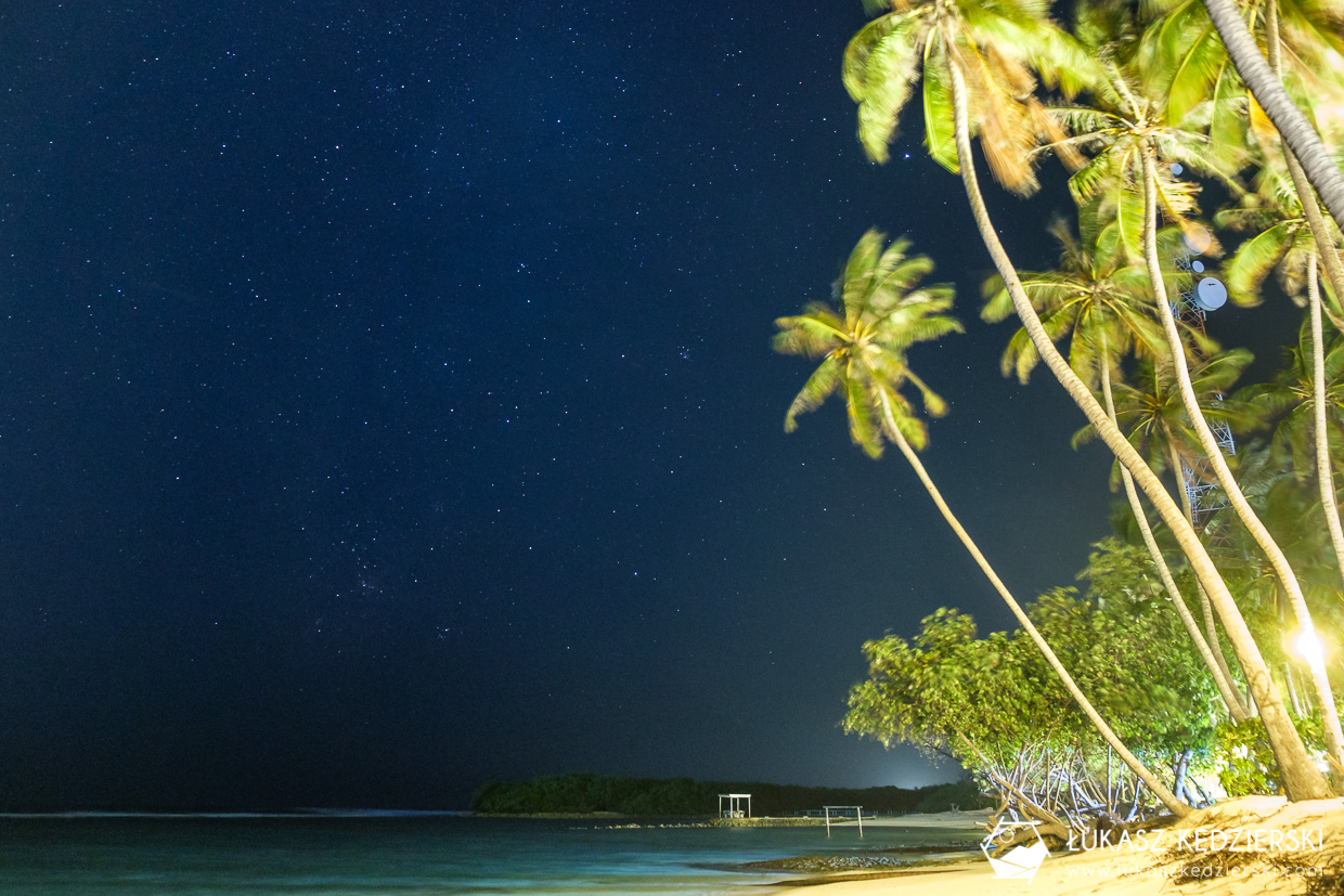 malediwy thulusdhoo lokalna wyspa plaża bikini beach nocne zdjęcia night photos