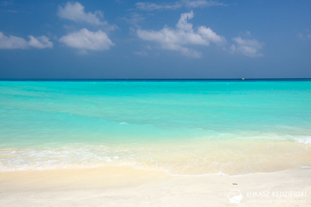 malediwy thulusdhoo lokalna wyspa plaża bikini beach