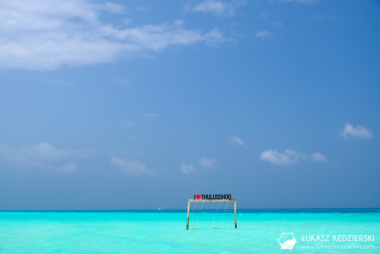 malediwy thulusdhoo lokalna wyspa plaża bikini beach