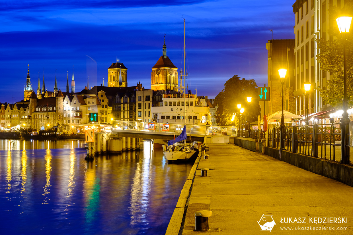 gdańsk nocne zdjęcia blue hour gdańsk na nocnych zdjęciach