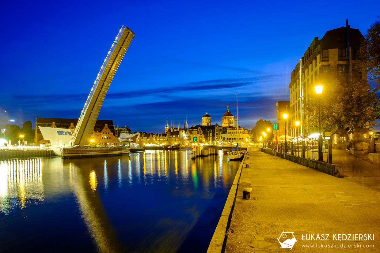 gdańsk nocne zdjęcia blue hour gdańsk na nocnych zdjęciach