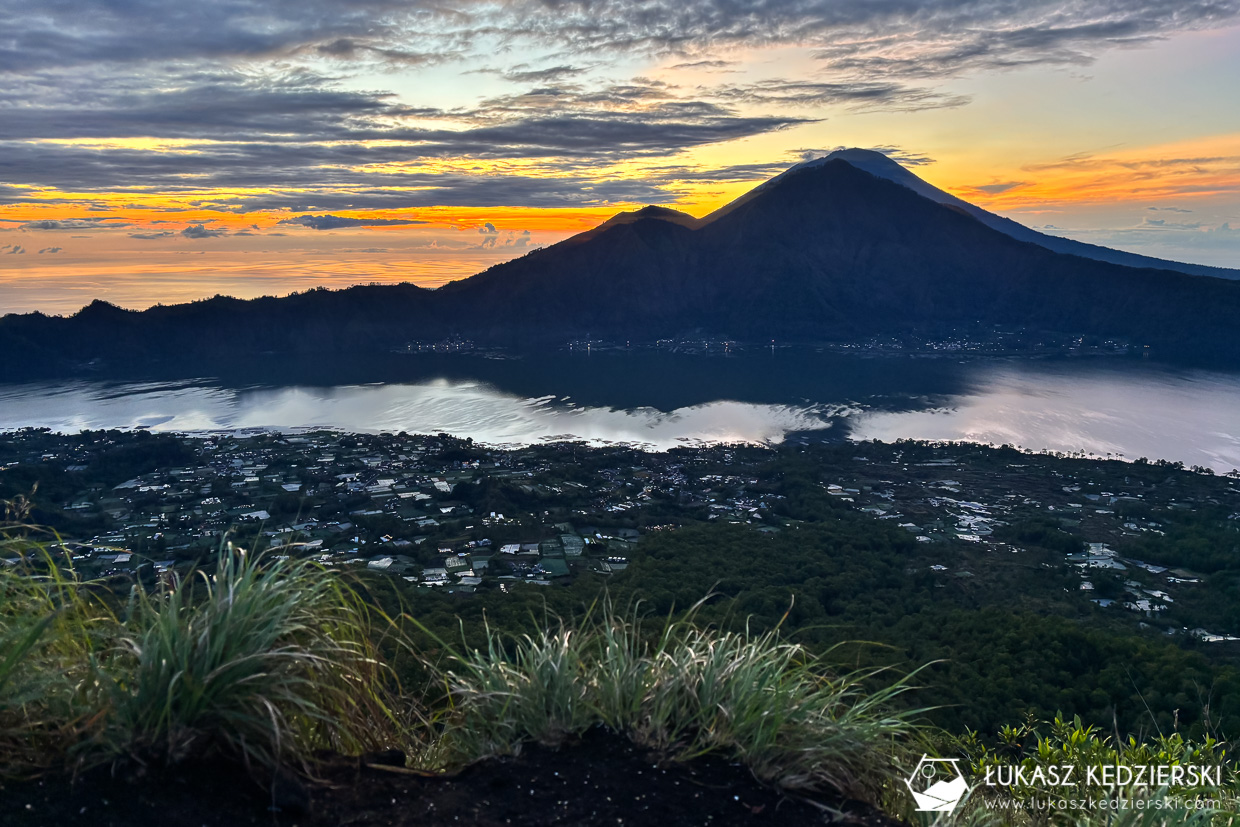 wschód słońca na wulkanie Batur, bali mount batur sunrise indonezja