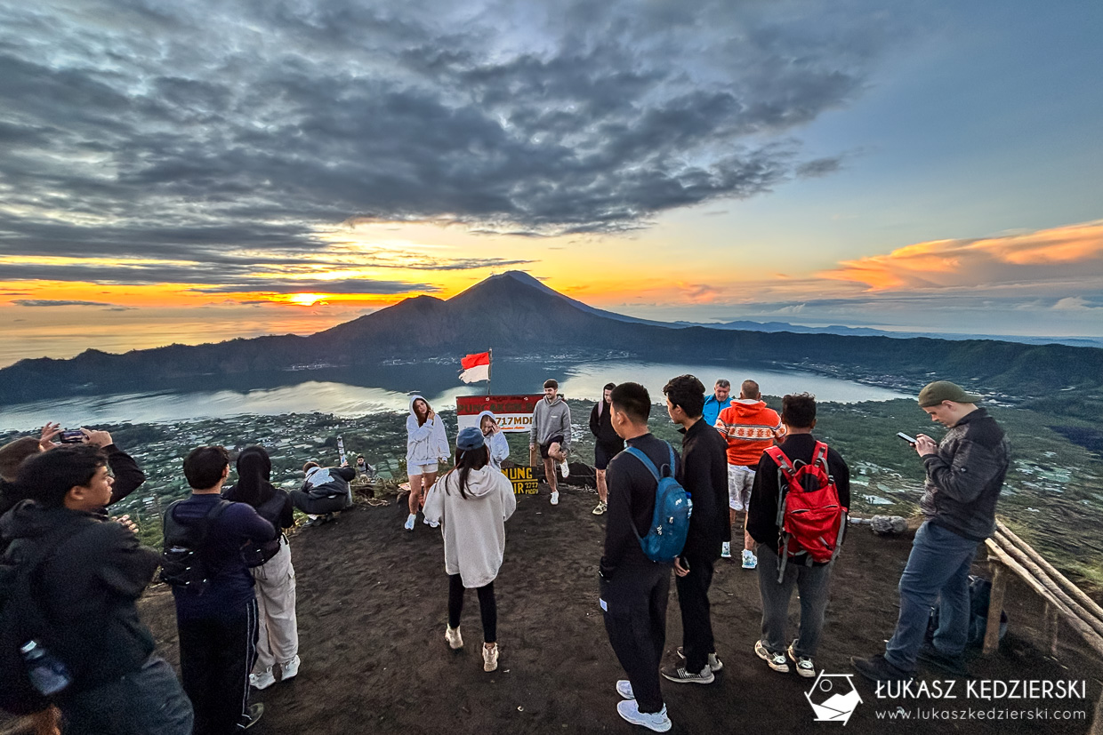 wschód słońca na wulkanie Batur, bali mount batur sunrise indonezja