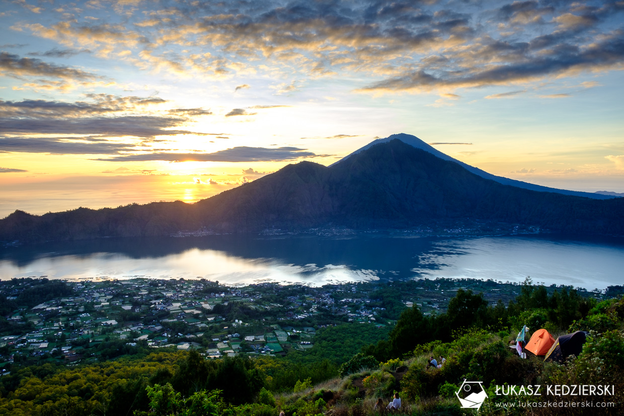 wschód słońca na wulkanie Batur, bali mount batur sunrise indonezja