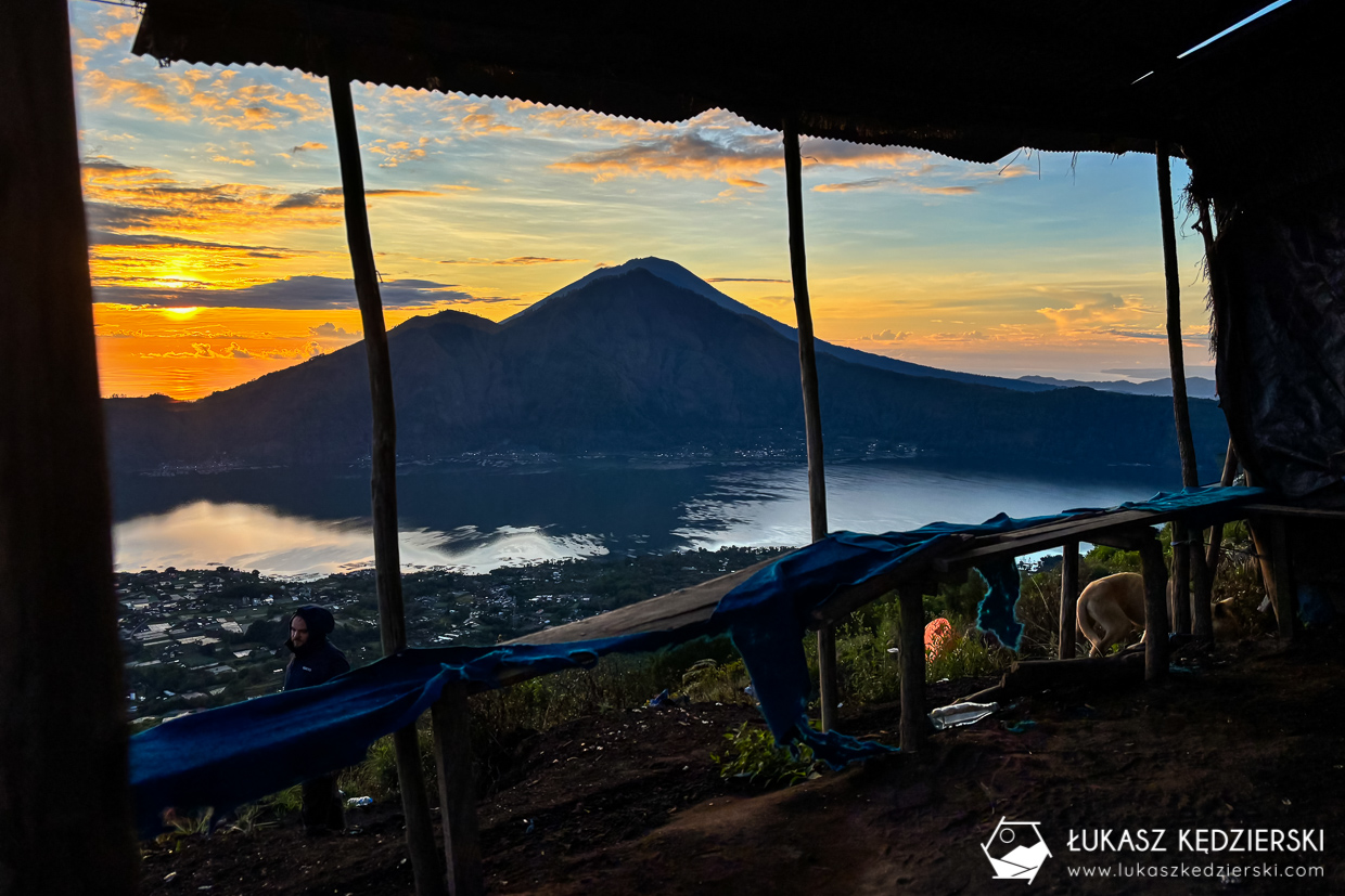 wschód słońca na wulkanie Batur, bali mount batur sunrise indonezja