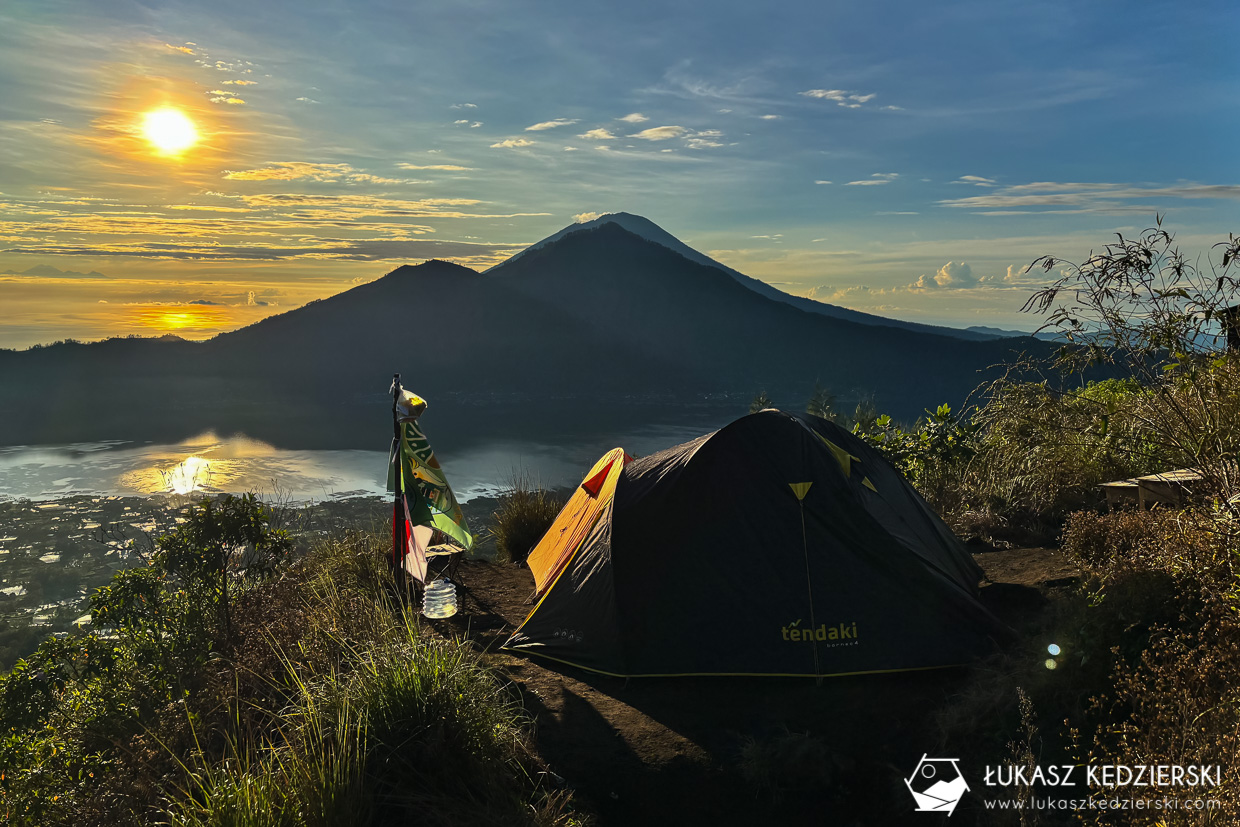 wschód słońca na wulkanie Batur, bali mount batur sunrise indonezja
