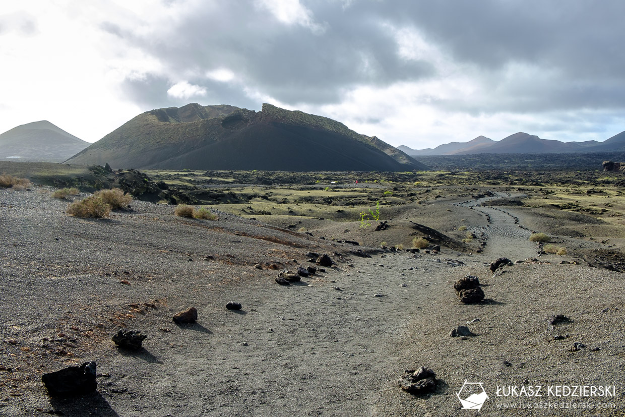 lanzarote wyspy kanaryjskie caldera de los cuervos wulkan