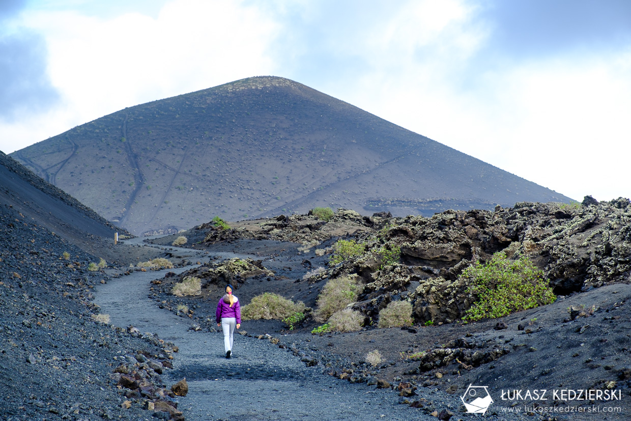 lanzarote wyspy kanaryjskie caldera de los cuervos wulkan