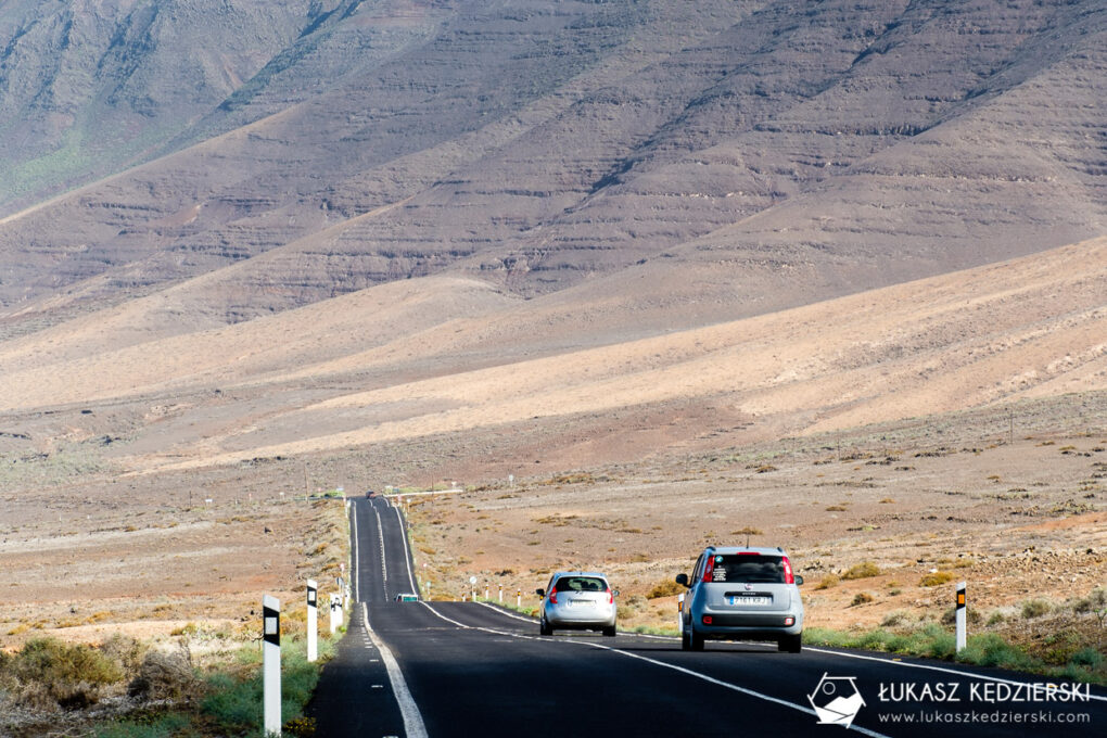 lanzarote wyspy kanaryjskie playa de famara plaza surfing