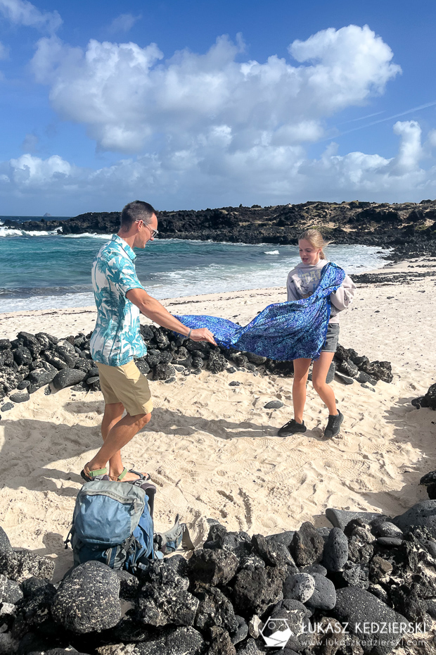 lanzarote wyspy kanaryjskie playa de mojon blanco