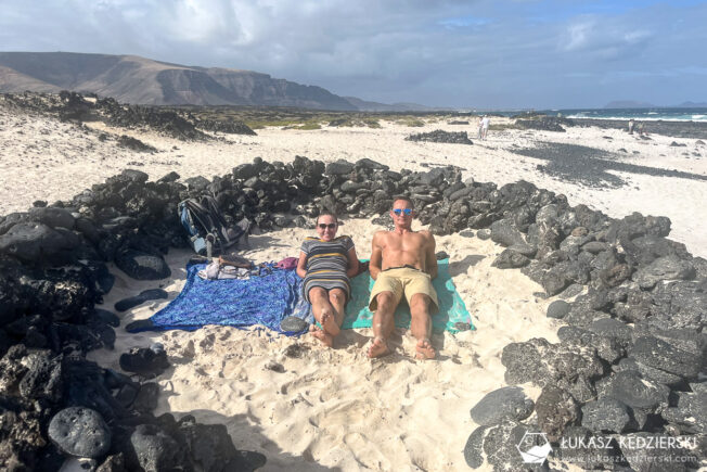 lanzarote wyspy kanaryjskie playa de mojon blanco