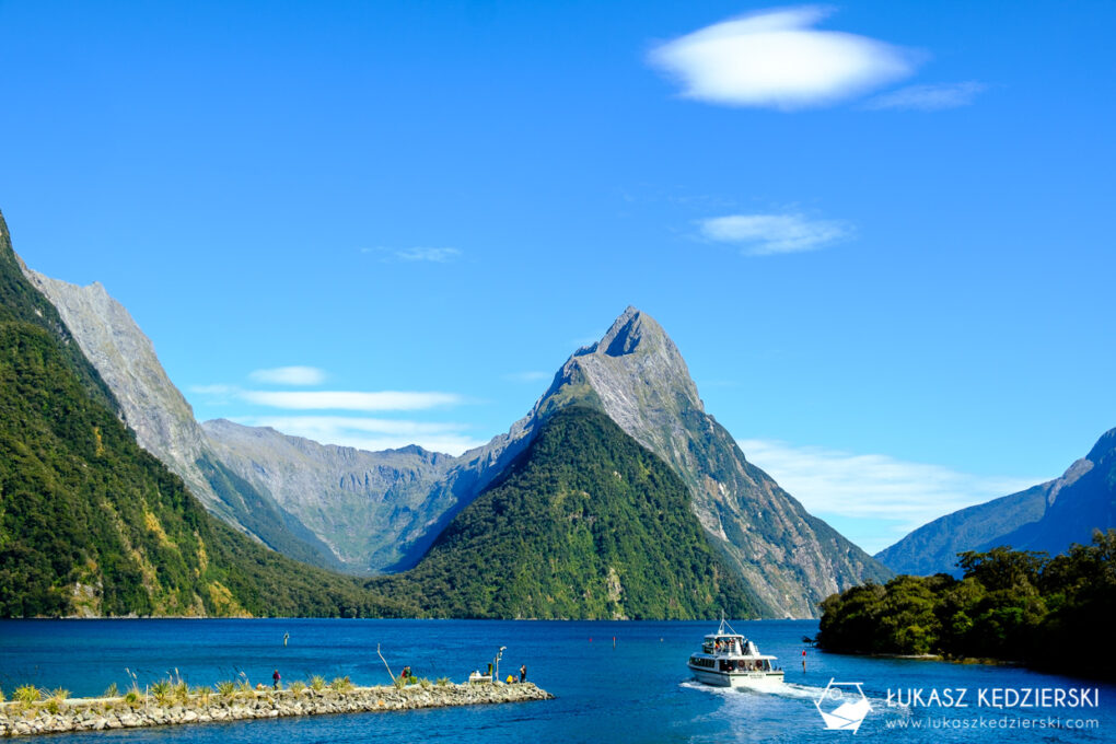 podróż do nowej zelandii milford sound rejs