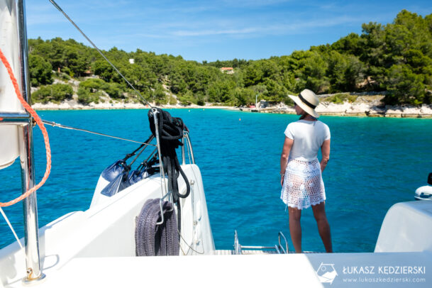 jak wygląda rejs katamaranem po chorwacji chorwacja more sailing katamaran żeglowanie