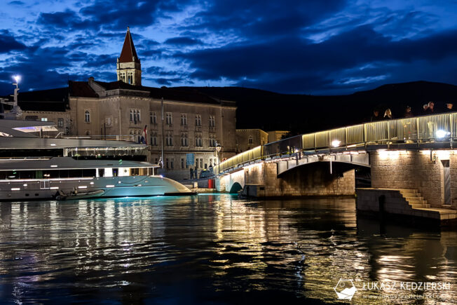 chorwacja trogir old town stare miasto nocą