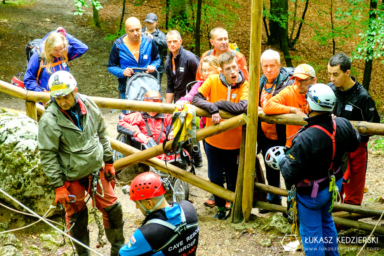 szerpowie nadziei speleoclub wrocław speleo szerpowanie