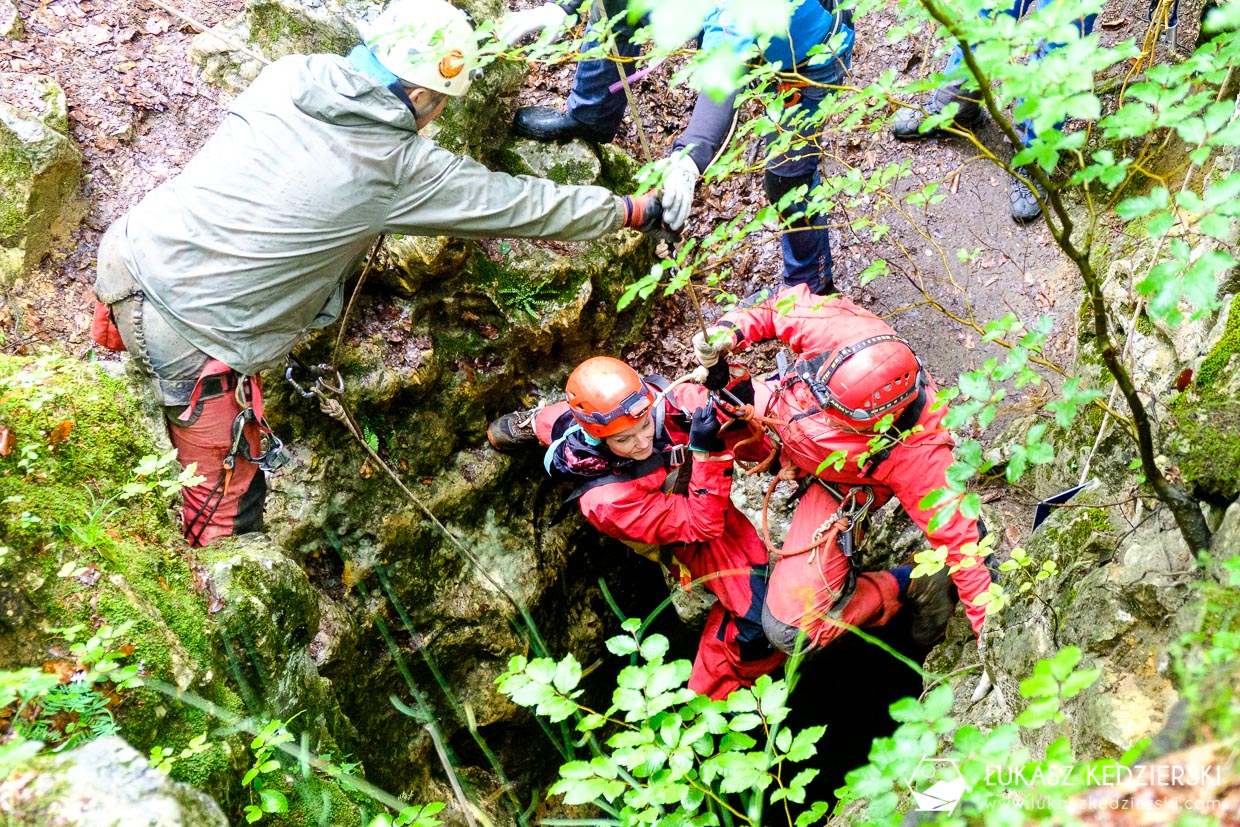 szerpowie nadziei speleoclub wrocław speleo szerpowanie