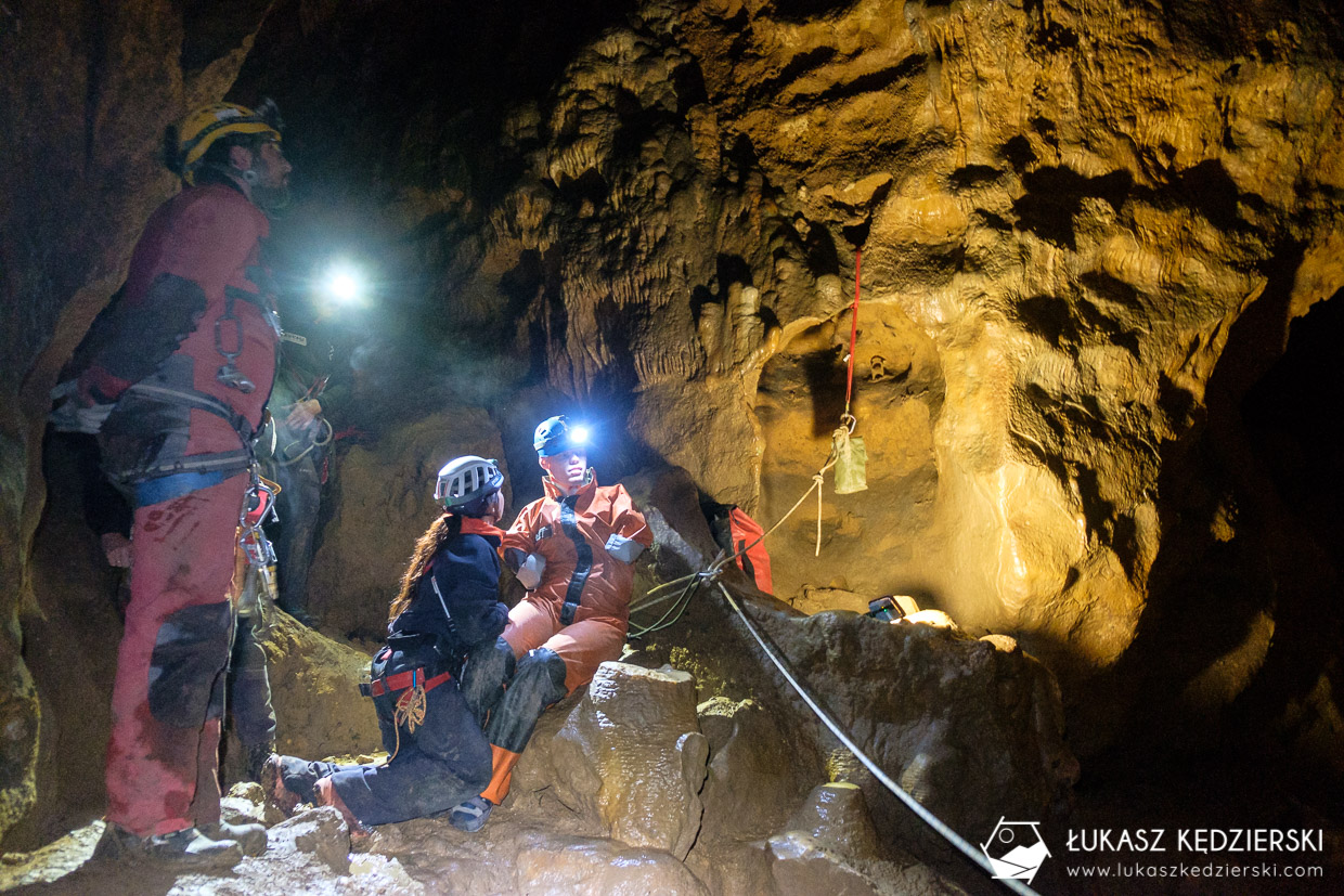 szerpowie nadziei speleoclub wrocław speleo szerpowanie