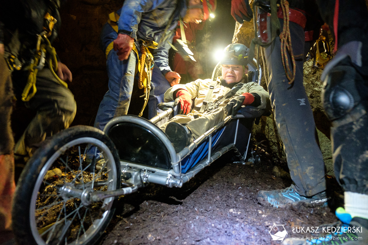 szerpowie nadziei speleoclub wrocław speleo szerpowanie