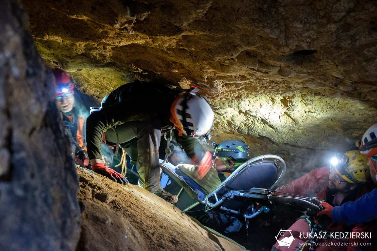szerpowie nadziei speleoclub wrocław speleo szerpowanie
